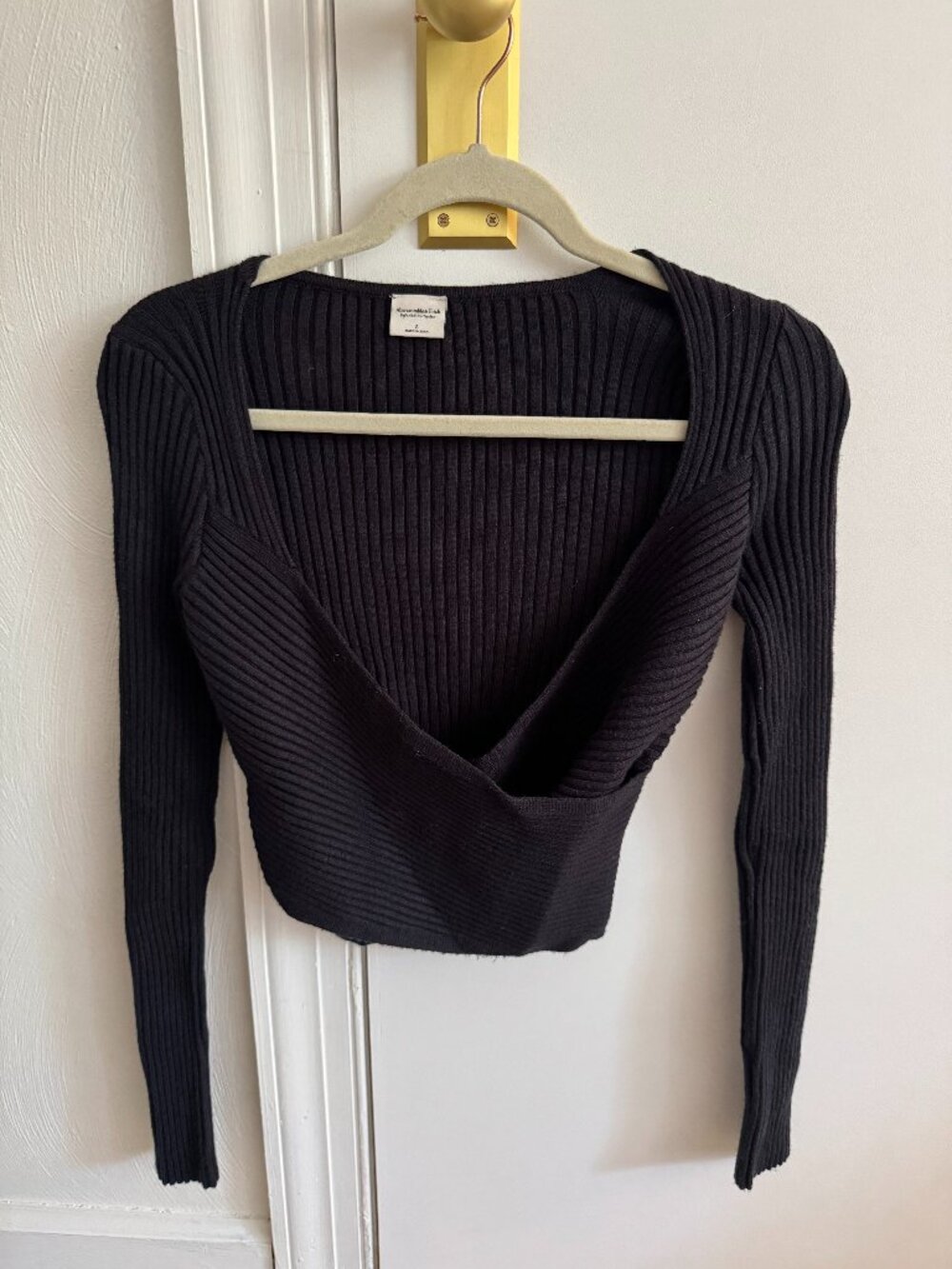 Abercrombie Cropped V-Neck Knit Sweater Top
